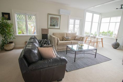 Photo of property in 10 Oriental Terrace, Mount Victoria, Wellington, 6011