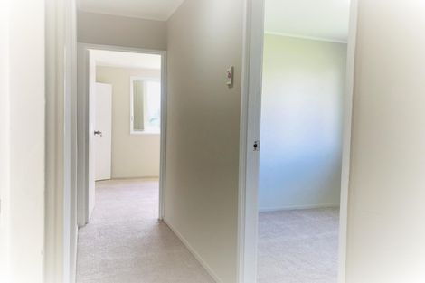 Photo of property in 20 Pukeroa Place, Papakura, 2110