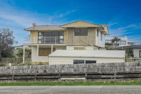 Photo of property in 2 Ocean Beach Street, Foxton Beach, Foxton, 4815
