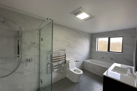 Photo of property in 8b Lynn Road, Bayview, Auckland, 0629