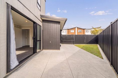 Photo of property in 52 Mawai Hakona Drive, Wallaceville, Upper Hutt, 5018