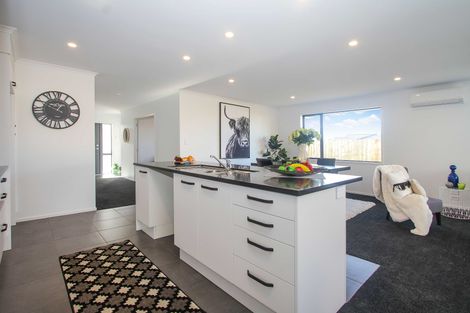 Photo of property in 22 Nellie Drive, Kumeu, 0810