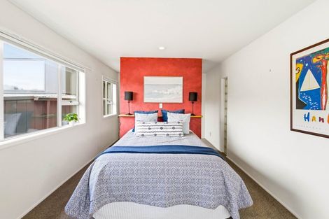 Photo of property in 40 Marine Parade, Macandrew Bay, Dunedin, 9014