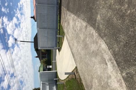 Photo of property in 20 Sylvan Crescent, Te Atatu South, Auckland, 0610