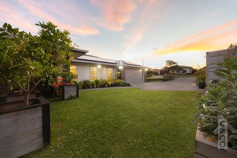 Photo of property in 96 Pohutukawa Parade, Riverhead, 0820