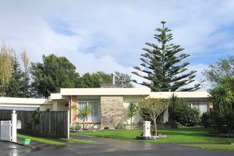Photo of property in 16 Binda Place, Botany Downs, Auckland, 2010