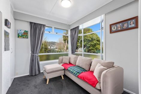 Photo of property in 5 Parera Grove, Heretaunga, Upper Hutt, 5018