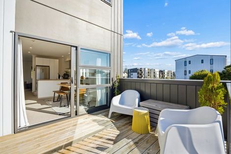 Photo of property in 2 Kaokao Lane, Mangere, Auckland, 2022