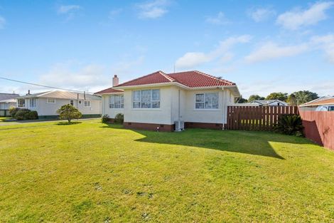 Photo of property in 40 Blake Street, Waitara, 4320