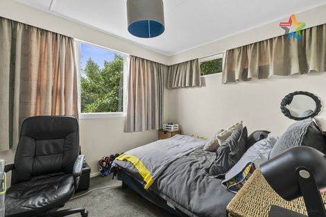 Photo of property in 17 Maple Grove, Maungaraki, Lower Hutt, 5010