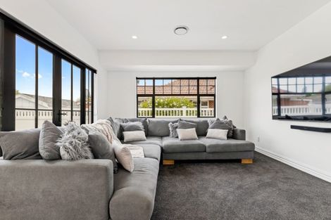 Photo of property in 36 Kahu Road, Fendalton, Christchurch, 8041