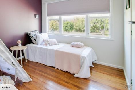 Photo of property in 18 Golding Road, Taradale, Napier, 4112