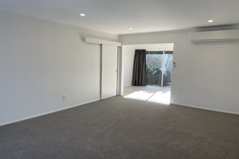 Photo of property in 56 Beechdale Crescent, Pakuranga Heights, Auckland, 2010