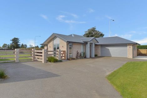 Photo of property in 4 Sequoia Way, Rangiora, 7400
