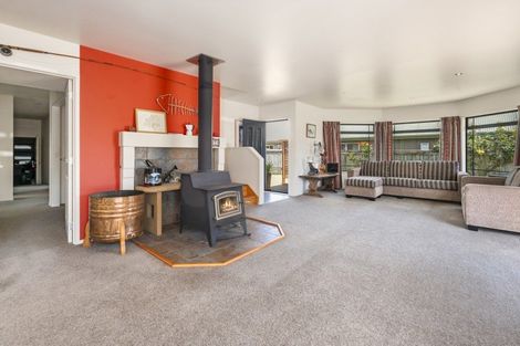 Photo of property in 137 Kenrigg Road West, Kinloch, Taupo, 3377