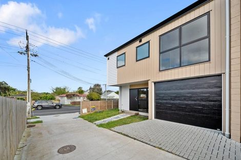 Photo of property in 25 Crawford Avenue, Mangere Bridge, Auckland, 2022