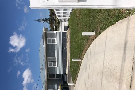 Photo of property in 20 Sylvan Crescent, Te Atatu South, Auckland, 0610