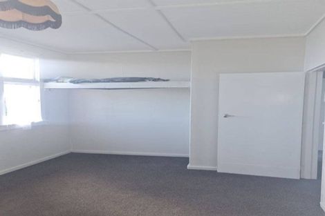 Photo of property in 19 Ruapehu Street, Castlecliff, Wanganui, 4501