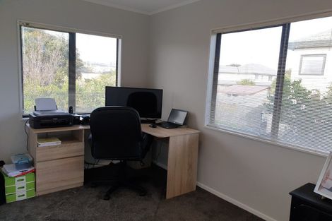 Photo of property in 8 Voyager Way, Whitby, Porirua, 5024