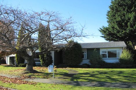 Photo of property in 8 Neave Place, Hillmorton, Christchurch, 8025