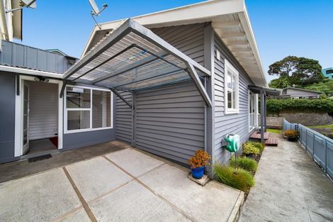 Photo of property in 57 Pioneer Road, Moturoa, New Plymouth, 4310