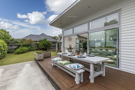 Photo of property in 8a Wairere Road, Torbay, Auckland, 0630