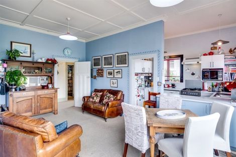 Photo of property in 14 Enfield Road, Hospital Hill, Napier, 4110