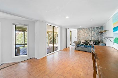 Photo of property in 528 Beach Road, Murrays Bay, Auckland, 0630