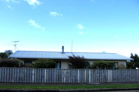 Photo of property in 15 Bethune Street, Featherston, 5710