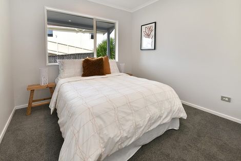 Photo of property in 7 Amberly Rise, Helensville, 0800