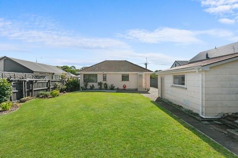 Photo of property in 16 Bassett Street, Burwood, Christchurch, 8083