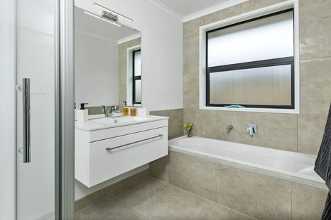 Photo of property in 32 Raithburn Terrace, Pokeno, 2402