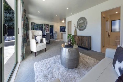 Photo of property in 90a Godley Road, Green Bay, Auckland, 0604