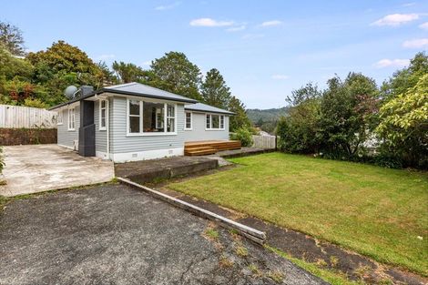 Photo of property in 16 Rintoul Grove, Stokes Valley, Lower Hutt, 5019