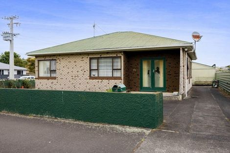 Photo of property in 35 High Street, Hawera, 4610