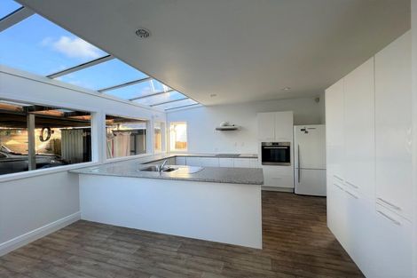 Photo of property in 22 Walker Road, Point Chevalier, Auckland, 1022