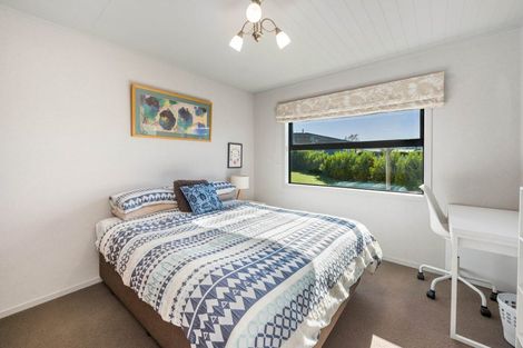 Photo of property in 136 Lisland Drive, Kinloch, Taupo, 3377