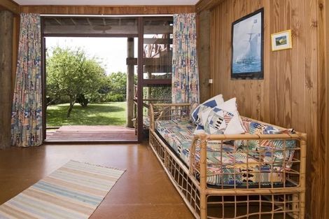 Photo of property in 169 Howard Road, Orere Point, Papakura, 2585