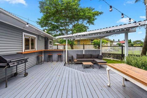 Photo of property in 15 Matthews Crescent, Melville, Hamilton, 3206