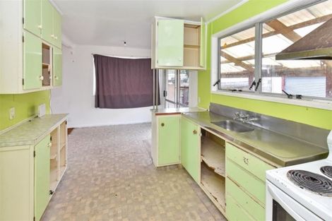 Photo of property in 122 Shifnal Drive, Randwick Park, Auckland, 2105