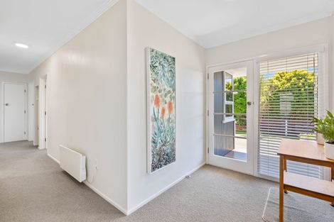 Photo of property in 46 Nevada Drive, Merrilands, New Plymouth, 4312