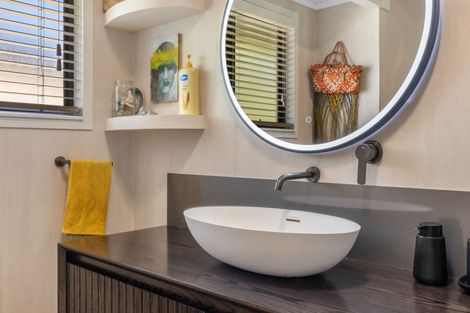 Photo of property in 15 Ranui Street, Waikawa, Picton, 7220