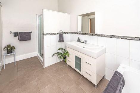 Photo of property in 135 Weraroa Road, Waverley, 4510