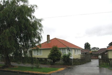 Photo of property in 37 Waddell Avenue, Point England, Auckland, 1072