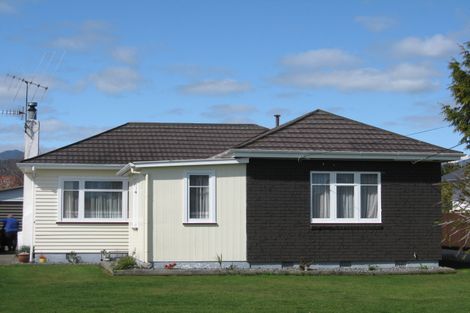 Photo of property in 32 Bowen Street, Levin, 5510