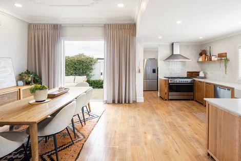 Photo of property in 17 Dinsdale Road, Dinsdale, Hamilton, 3204