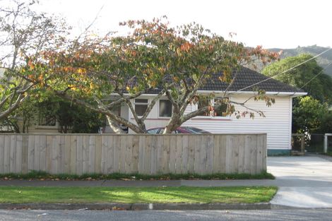 Photo of property in 69 Strand Crescent, Naenae, Lower Hutt, 5011