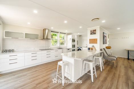 Photo of property in 127 Normandale Road, Normandale, Lower Hutt, 5010