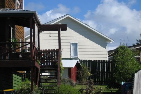 Photo of property in 12 Meadowvale Rise, Titirangi, Auckland, 0604