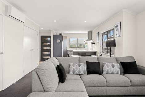 Photo of property in 11 Ponga Place, Papamoa Beach, Papamoa, 3118